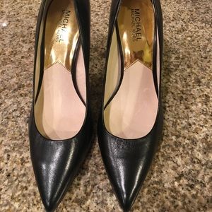 MICHAEL Michael Kors Shoes - Michael Kors black leather pumps MICHAEL Michael Kors Shoes - Michael Kors black leather pumps